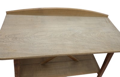 Lot 89 - A Gordon Russell oak side table