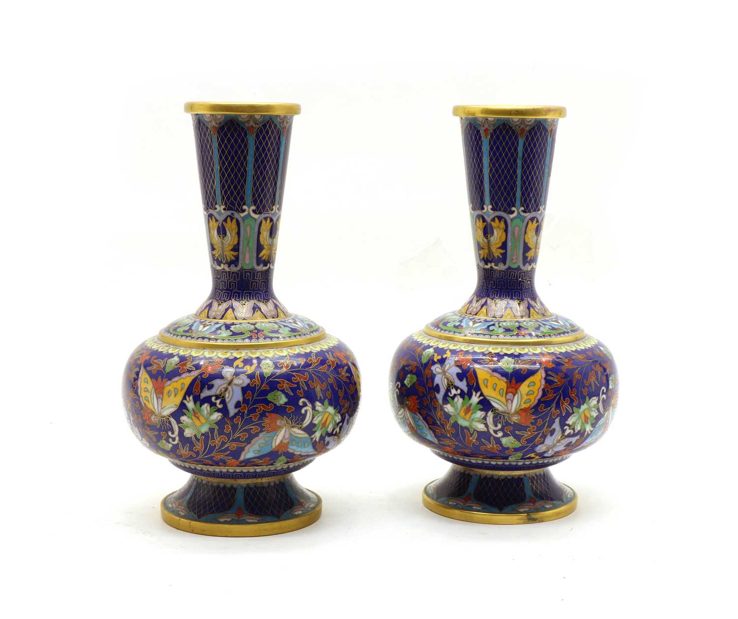 Lot 71 - A pair of Cloissone vases
