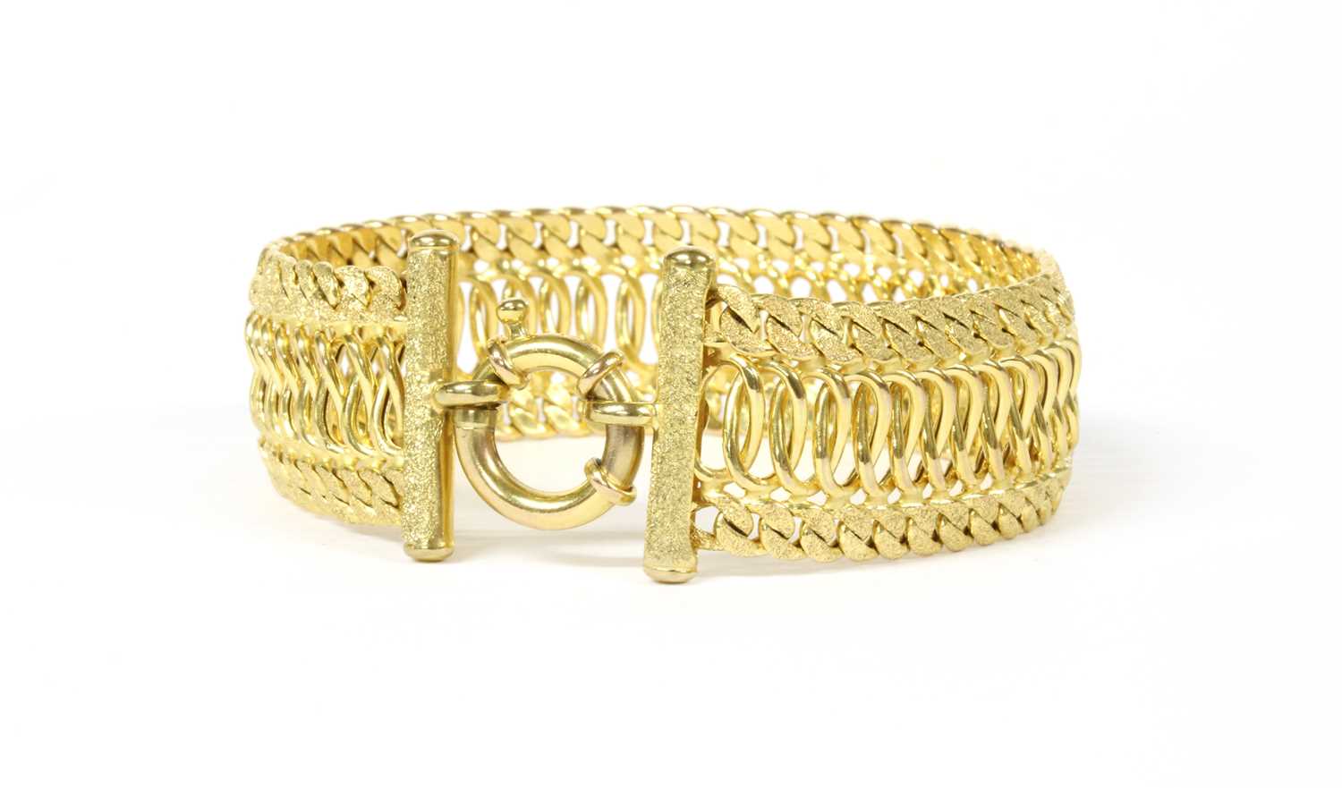 Lot 67 - A 9ct gold bracelet
