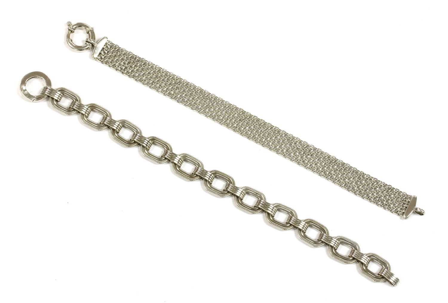 Lot 211 - A 9ct white gold Bismark link bracelet