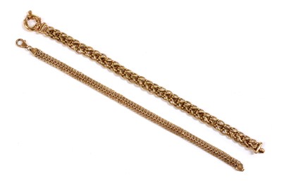 Lot 214 - A 9ct rose gold figure of eight link bracelet