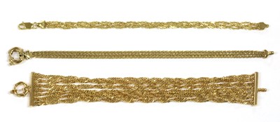 Lot 209 - A 9ct gold seven row twisted curb link bracelet
