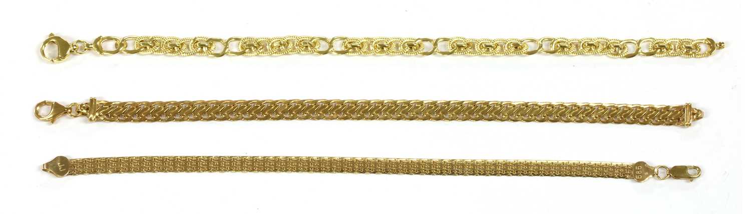 Lot 206 - A 14ct gold double curb link chain