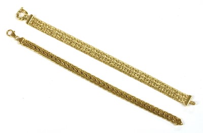 Lot 201 - A 14ct gold flattened Byzantine link bracelet