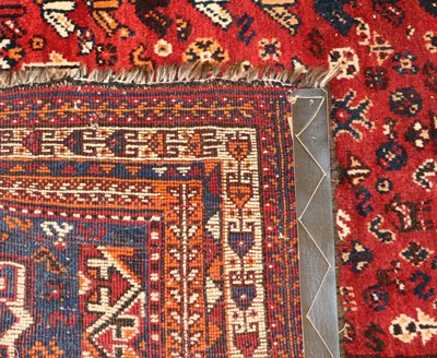 Lot 304 - A hand knotted Hamadan rug