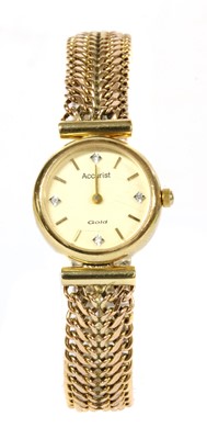 Lot 478 - A ladies' 9ct gold Accurist quartz bracelet watch