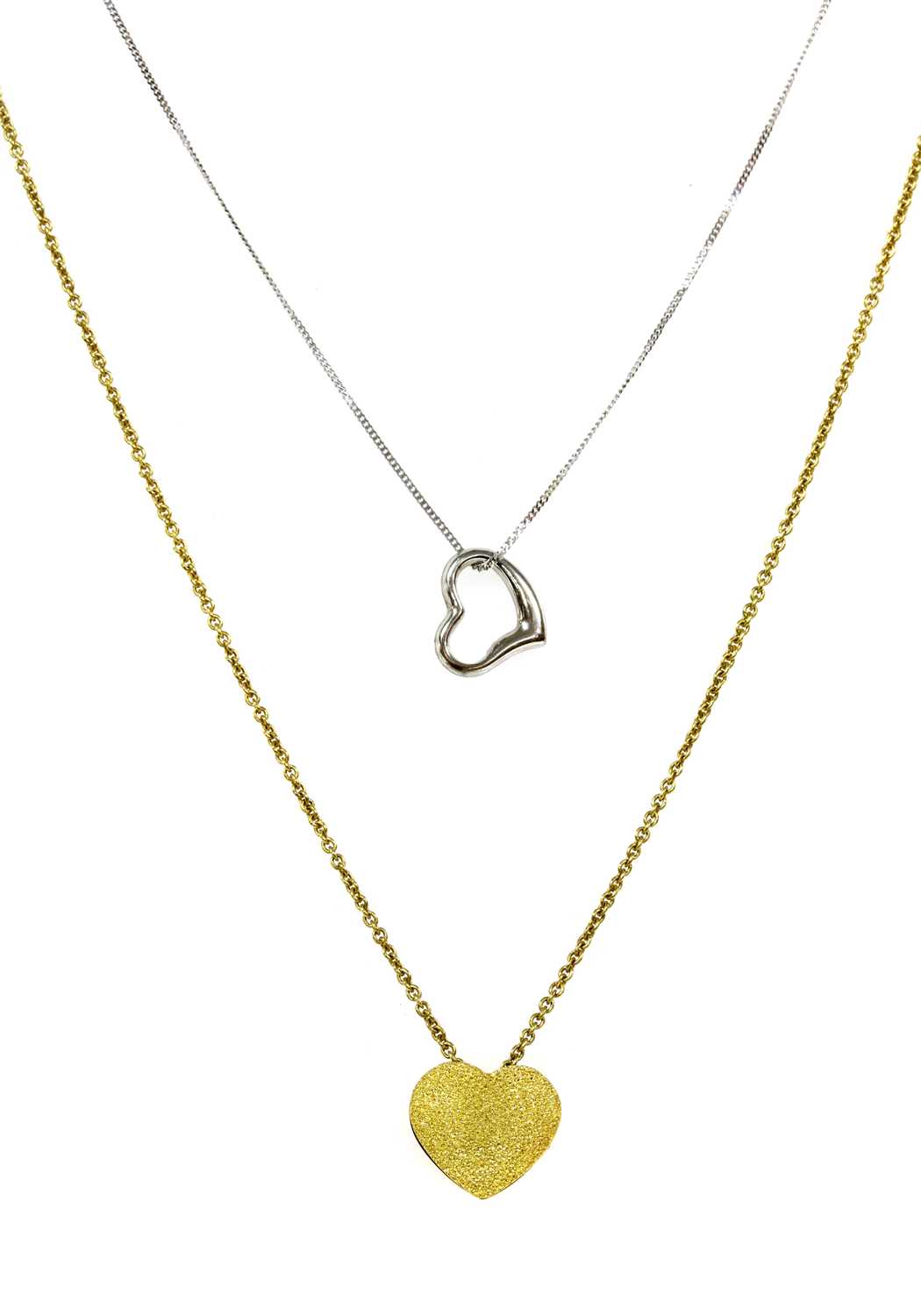 Lot 227 - A 9ct gold heart shaped pendant