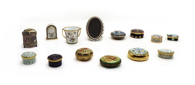Lot 119 - A collection of Halcyon Days pill boxes and similar