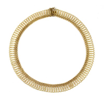Lot 33 - A 9ct gold necklace