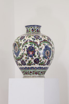 Lot 238 - A very large Iznik-style pottery vase by Cantagalli