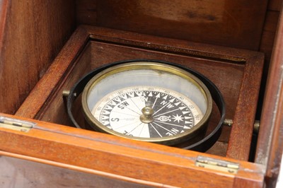 Lot 206 - A Singer's Patent ship's binnacle compass