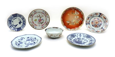 Lot 118 - A collection of Chinese and Japanese ceramics