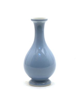 Lot 85 - A Chinese porcelain vase
