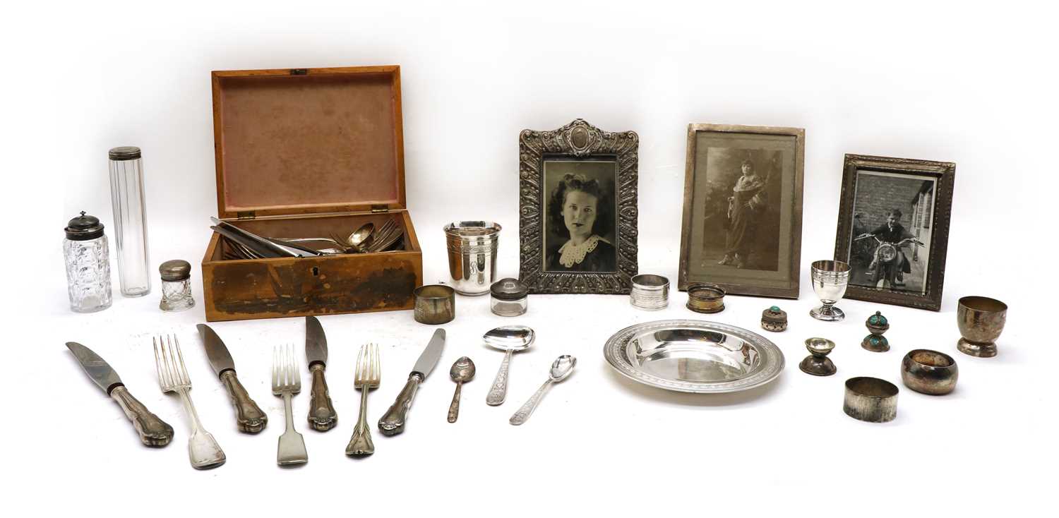 Lot 20 - A quantity of silver and silver plated items