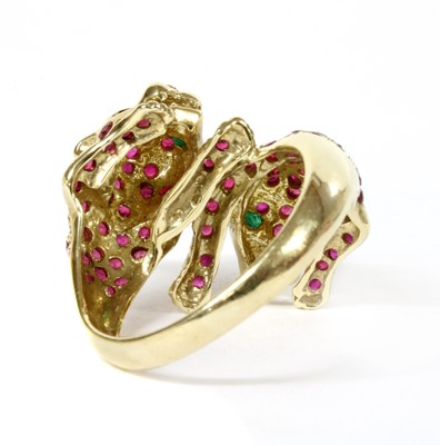 Lot 120 - A 9ct gold ruby and emerald set panther ring