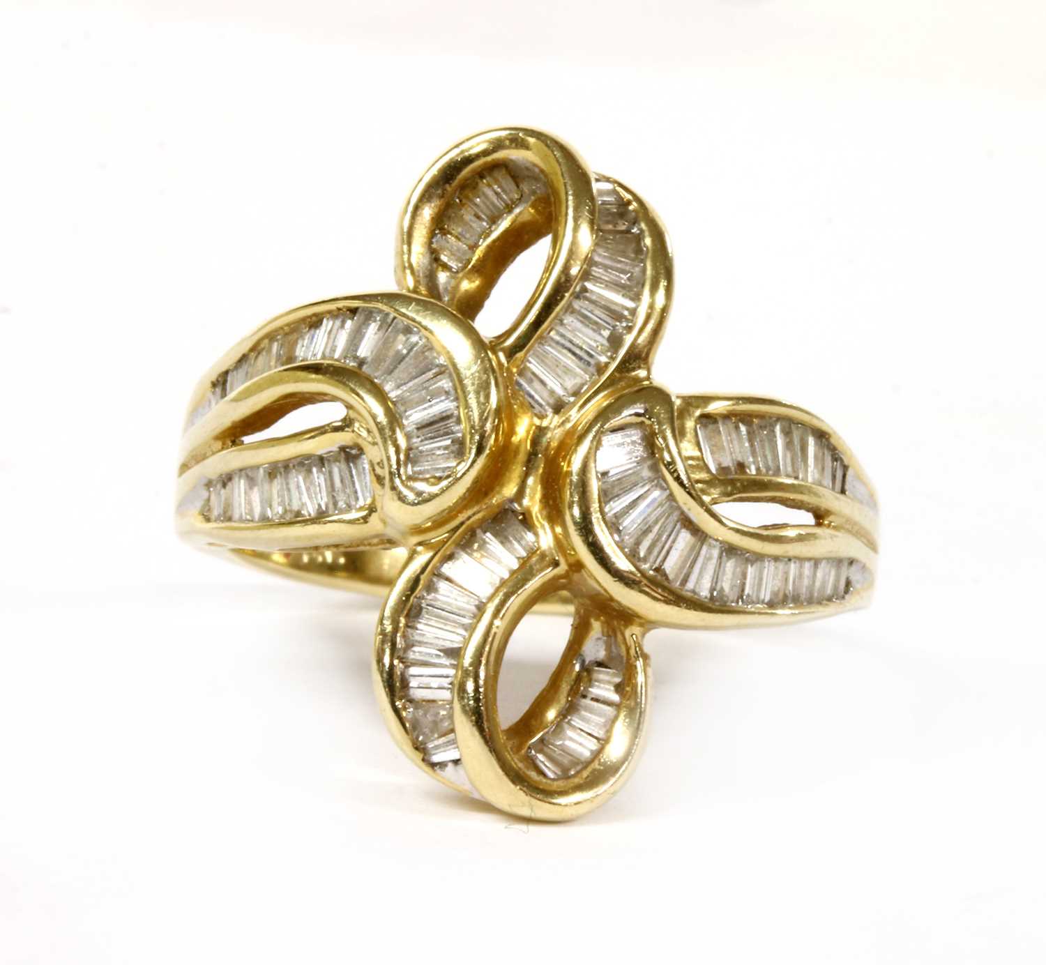 Lot 55 - A 14ct gold diamond ring