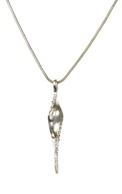 Lot 89 - A 9ct white gold diamond pendant