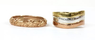 Lot 179 - A 9ct three colour gold ring