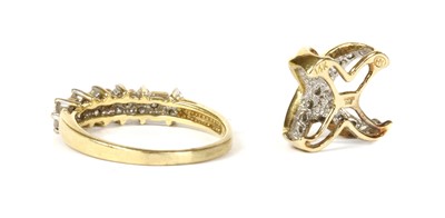Lot 175 - A gold diamond ring