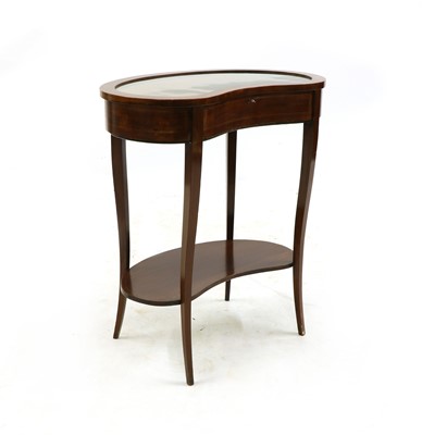 Lot 166 - An Edwardian inlaid mahogany bijouterie table