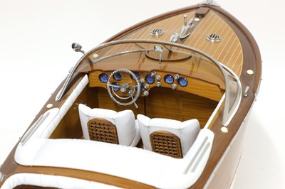 Lot 255 - A model ‘Riva Super Aquarama’ launch