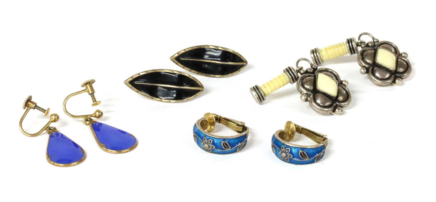 Lot 35 - A pair of Norwegian silver gilt blue enamel drop earrings, by Ivar T Holth