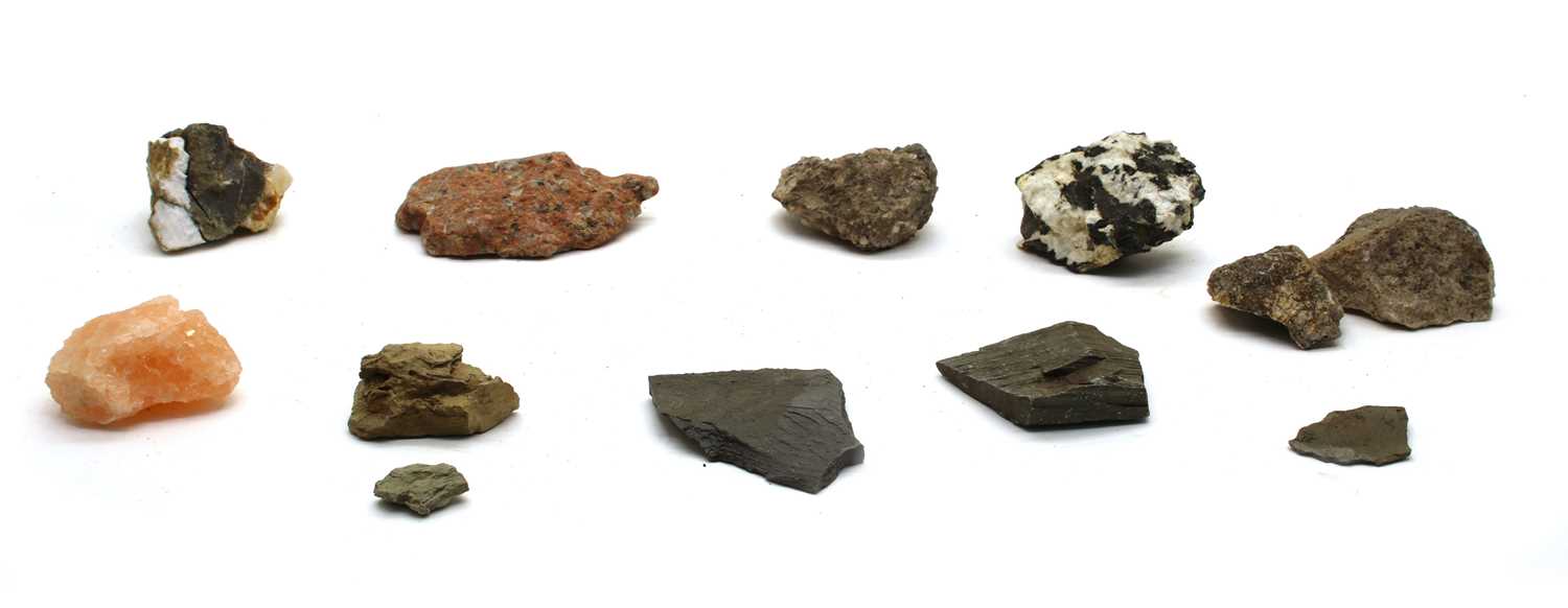 Lot 133 - A quantity of geological specimens