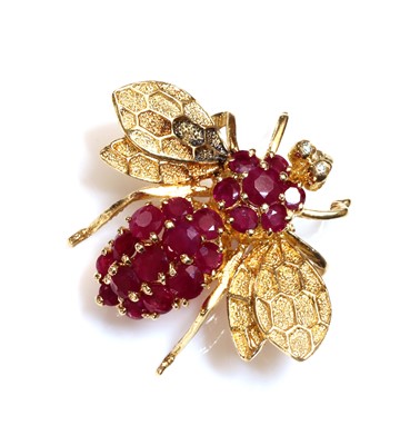 Lot 1157 - A Continental gold ruby and diamond set bee brooch/pendant