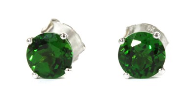 Lot 173 - A pair of white gold single stone chrome diopside stud earrings