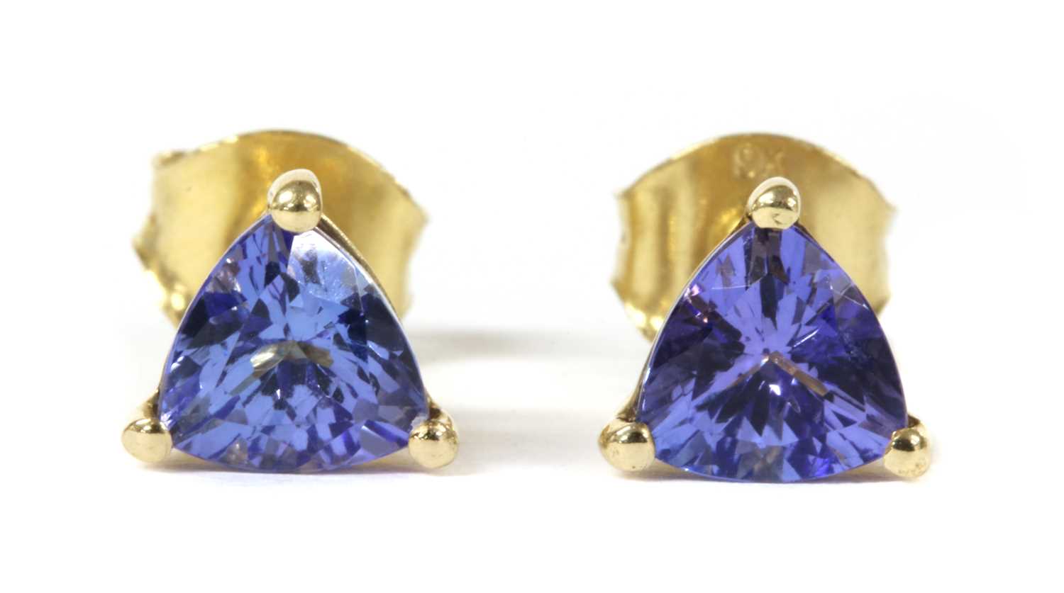 Lot 177 - A pair of gold single stone tanzanite stud earrings