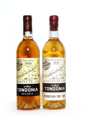 Lot 29 - Rioja Blanco, Viña Tondonia, R. Lopez de Heredia, 1987, one bottle and 1991, one bottle