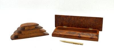 Lot 163 - A 9ct gold propelling pencil