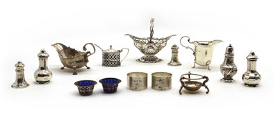 Lot 29 - A quantity of silver items