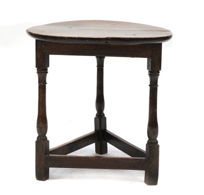 Lot 755 - A small oak cricket table