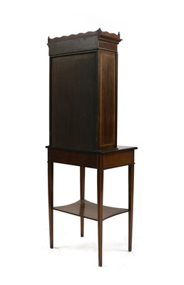 Lot 266 - An Edwardian inlaid and crossbanded mahogany display cabinet