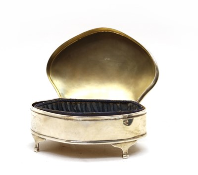 Lot 59 - A George V silver trinket box