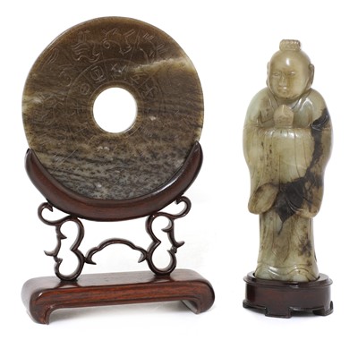 Lot 265 - A collection of Chinese jade and hardstone carvings