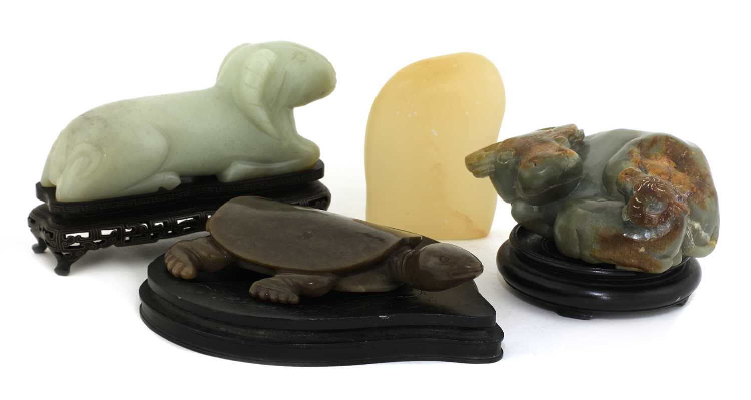 Lot 257 - A collection of Chinese jade carvings