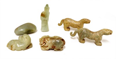 Lot 252 - A collection of Chinese jade carvings