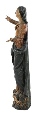 Lot 758 - A Continental carved wood figure of Mary