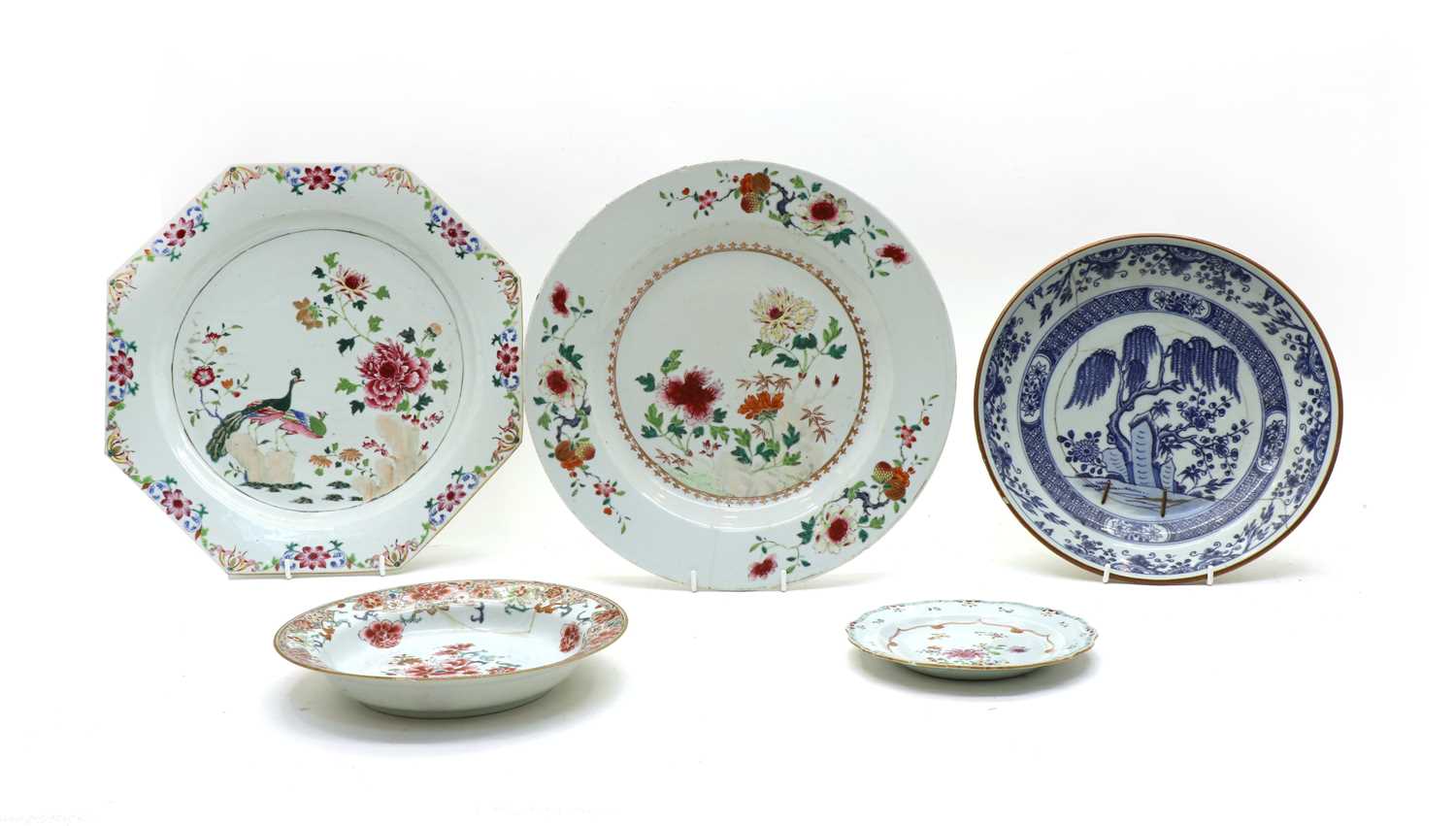 Lot 141 - Fifteen pieces of 19th century Chinese porcelain