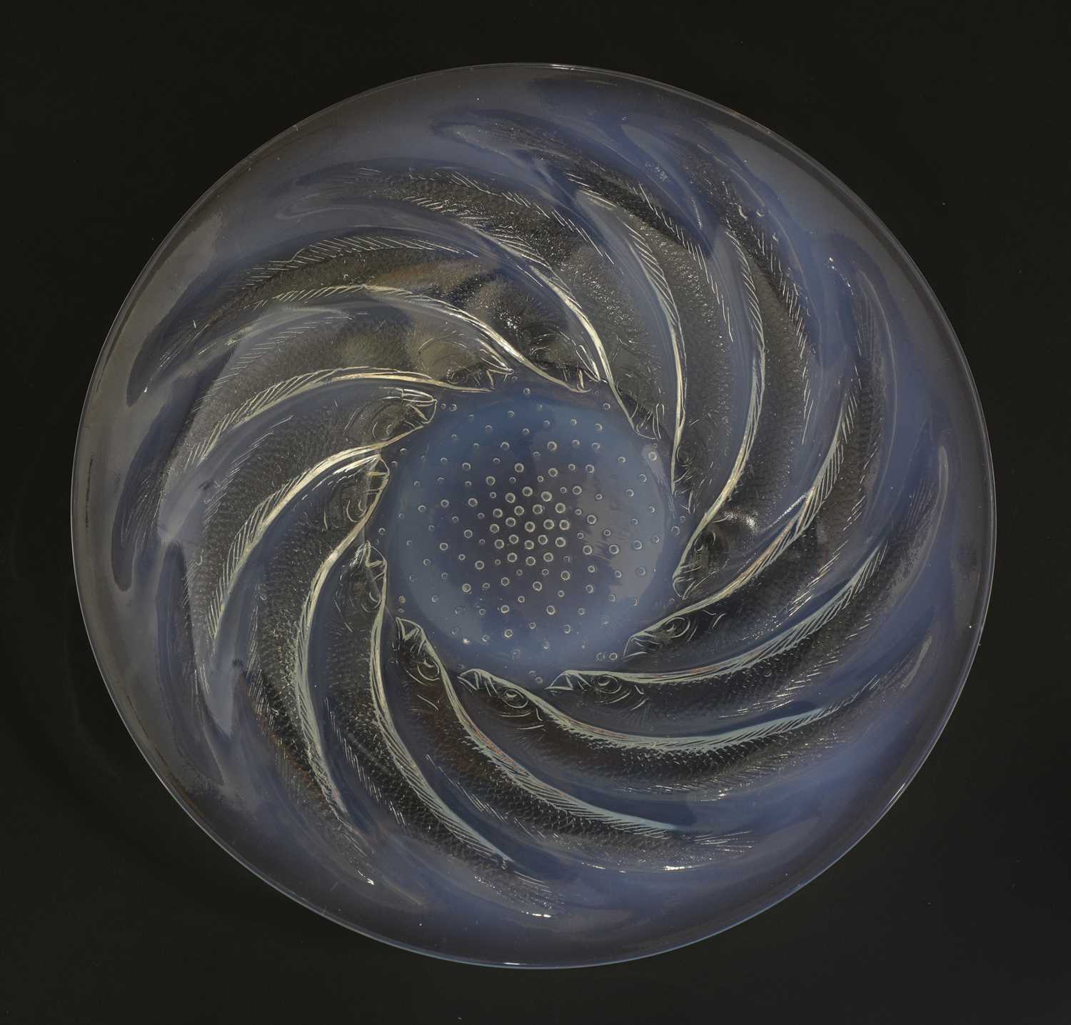 Lot 133 - A Lalique 'Poissons' opalescent glass dish