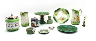 Lot 127 - A collection of assorted ceramics