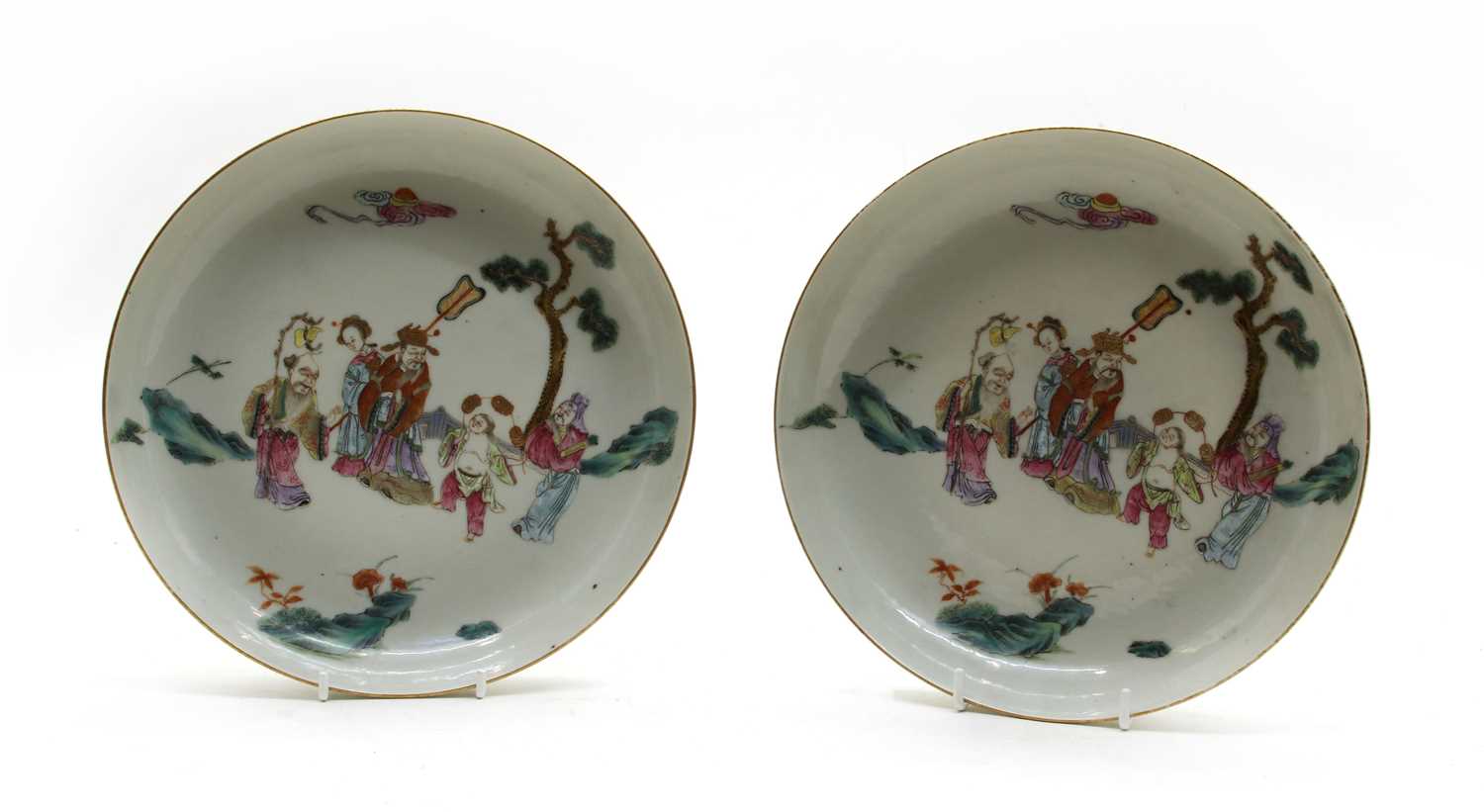 Lot 86 - A pair of Chinese famille rose dishes