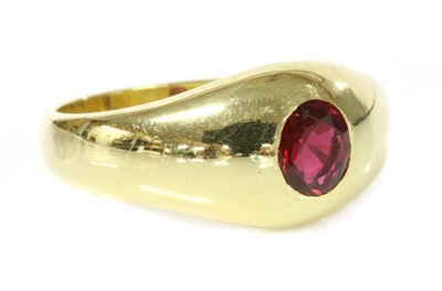 Lot 195 - A gentlemen's single stone unheated ruby ring