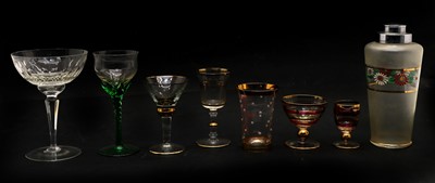 Lot 200 - A collection of glassware