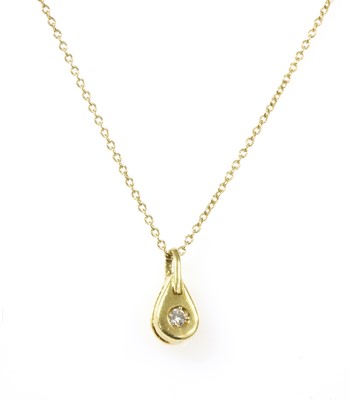 Lot 44 - An 18ct gold diamond pendant