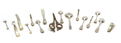 Lot 8 - Assorted silver items