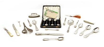 Lot 8 - Assorted silver items