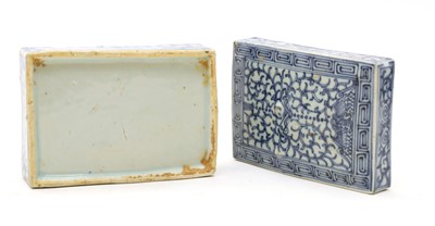 Lot 147 - A large Chinese blue and white porcelain cosmetic box and cover